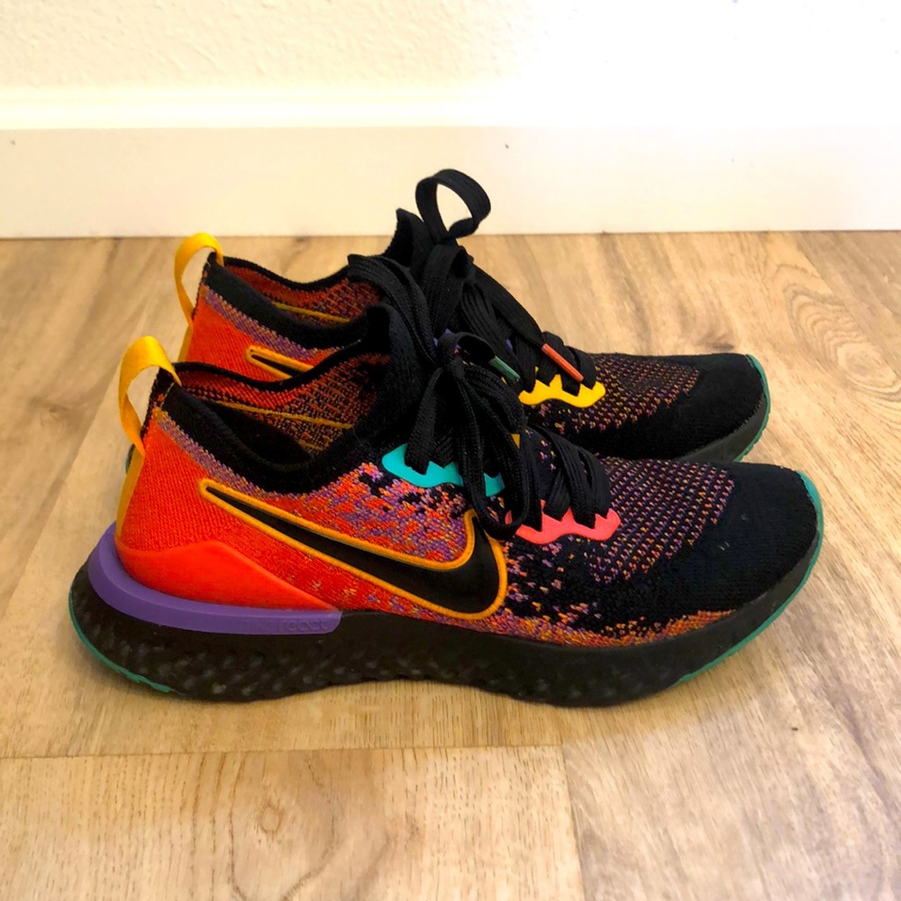 Nike Womens Epic React Flyknit 2